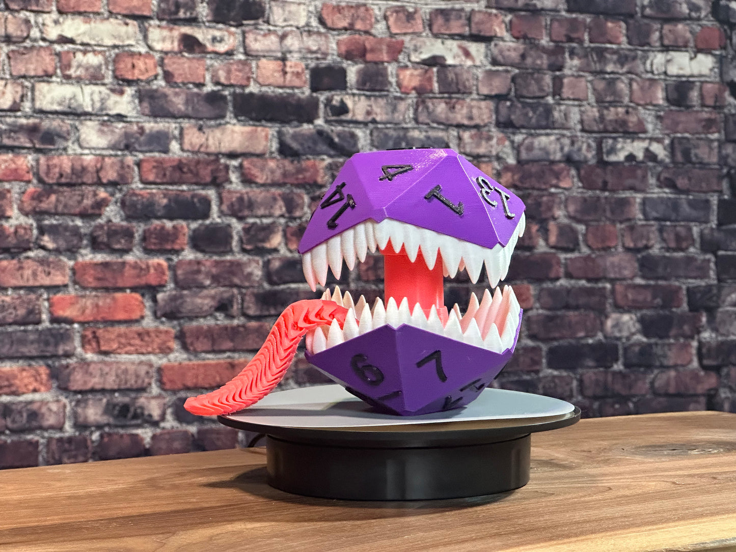 D20 Mimic Dice Figurine – 3D Printed Fantasy Display for DnD & RPG Fans