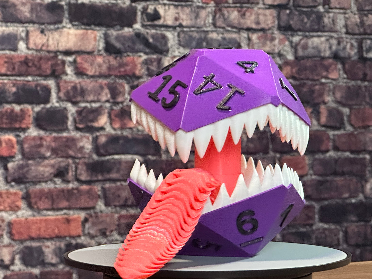 D20 Mimic Dice Figurine – 3D Printed Fantasy Display for DnD & RPG Fans