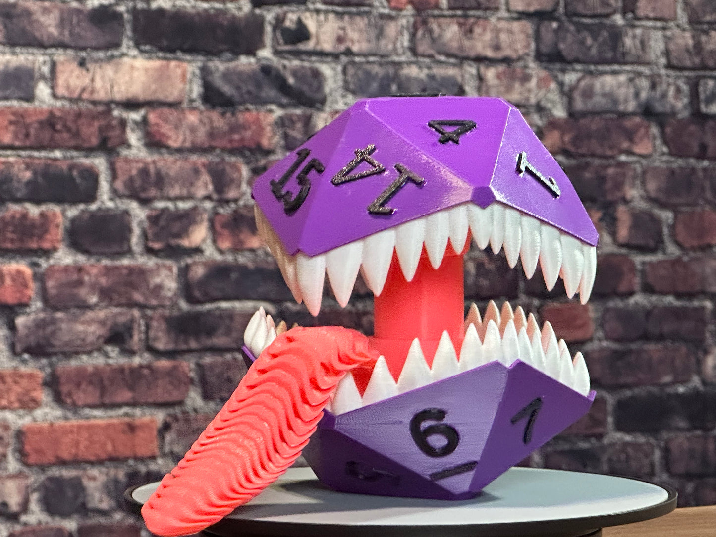 D20 Mimic Dice Figurine – 3D Printed Fantasy Display for DnD & RPG Fans
