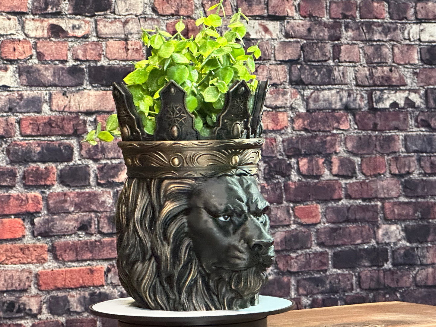 Royal Lion Planter – Decorative Crowned Lion Head Pot