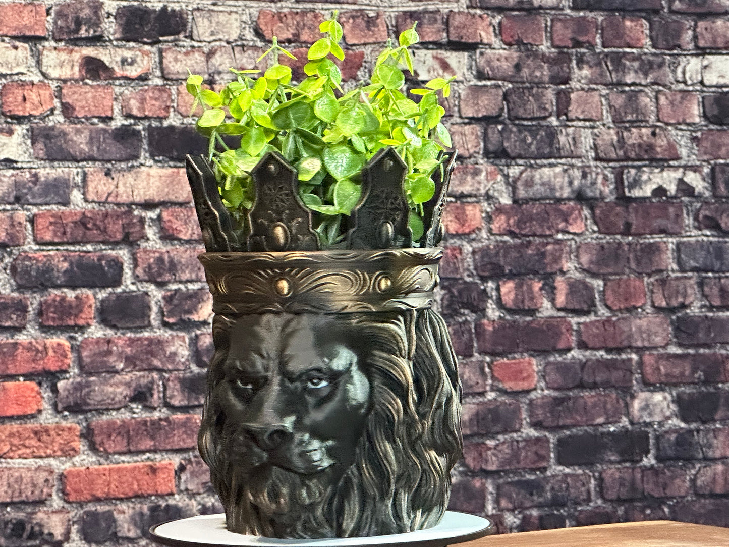 Royal Lion Planter – Decorative Crowned Lion Head Pot