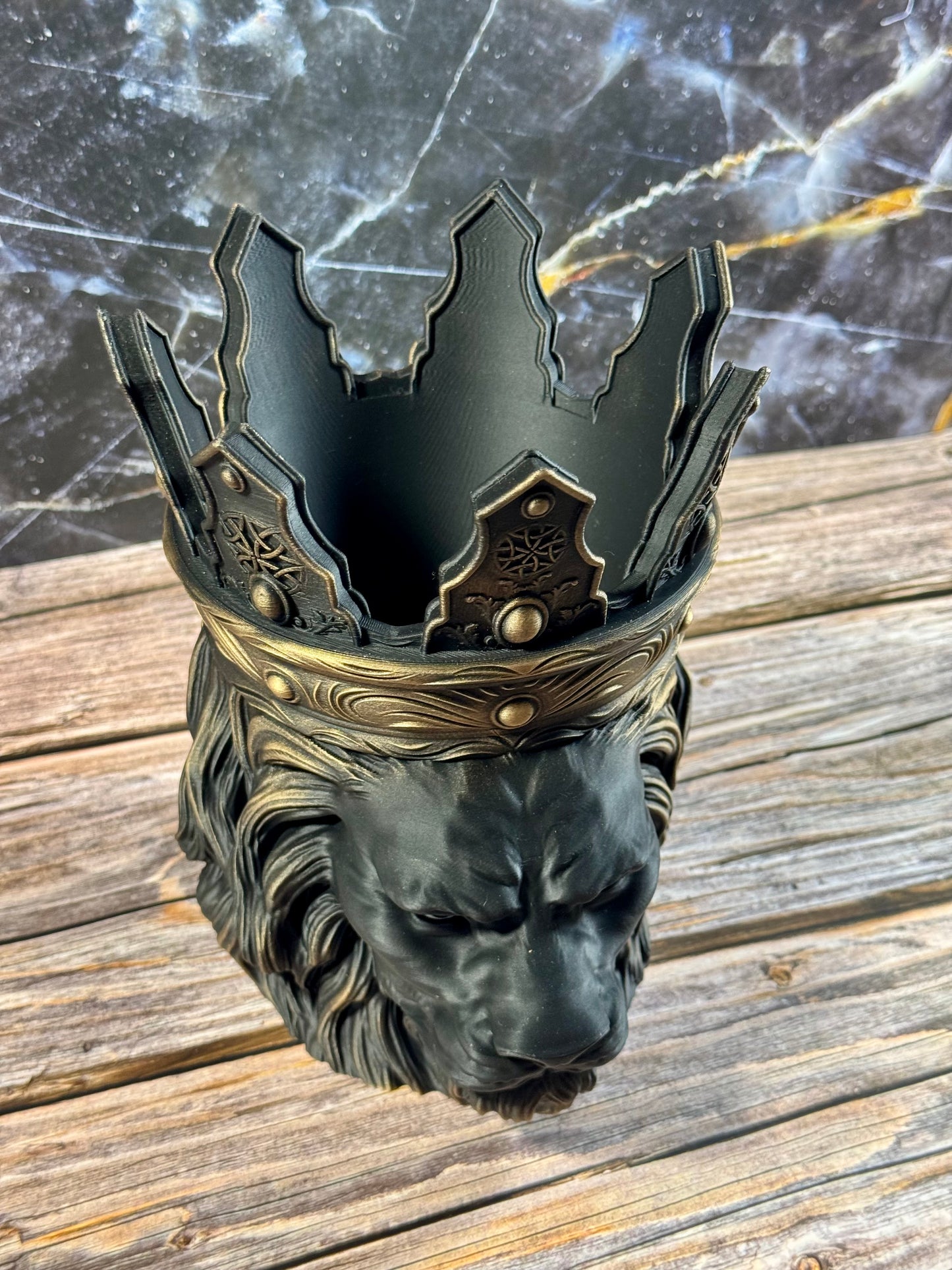 Royal Lion Planter – Decorative Crowned Lion Head Pot